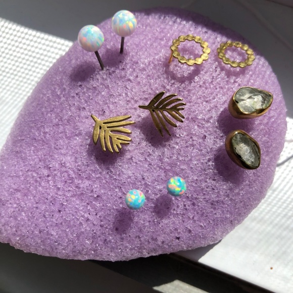 5 pairs of small earrings - Picture 4 of 5